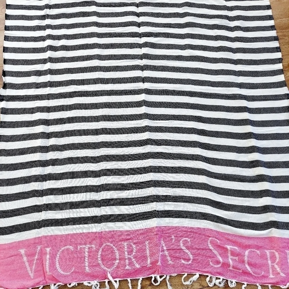Victoria's Secret Throw Blanket 49 X 58 Large Logo